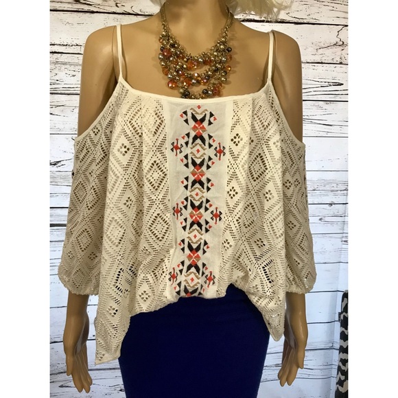 Miss Me Cold Shoulder top - Picture 2 of 5